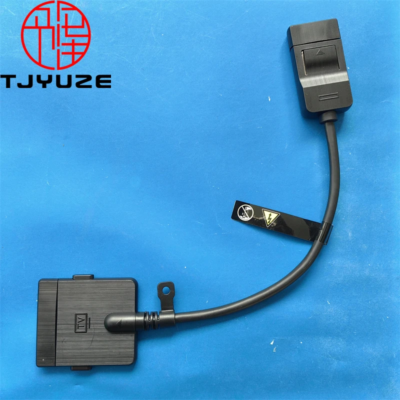 Smart Home Samsung - Um cabo de conexão BN39-02395C para